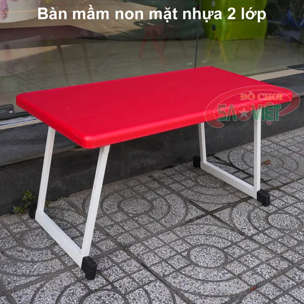 bàn mầm non mặt nhựa 2 lớp chân gấp gọn S013VB đỏ