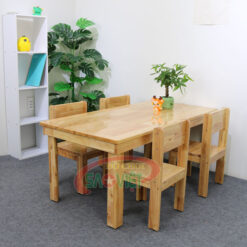 bộ bàn ghế mầm non montessori 4 chỗ cho bé bằng gỗ cao su S013VF4