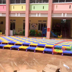 sàn bục sân khấu lắp ghép cho mầm non bằng nhựa S015NE